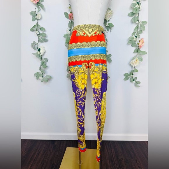 Versace Heritage Print Ankle Crop Leggings - Picture 5 of 16